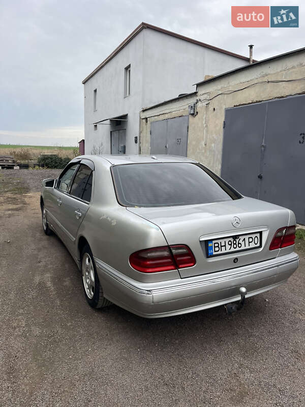 Седан Mercedes-Benz E-Class 2001 в Одесі