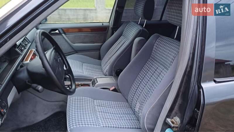 Седан Mercedes-Benz E-Class 1995 в Берегово фото 5 Седан Mercedes-Benz E-Class 1995 в Берегово