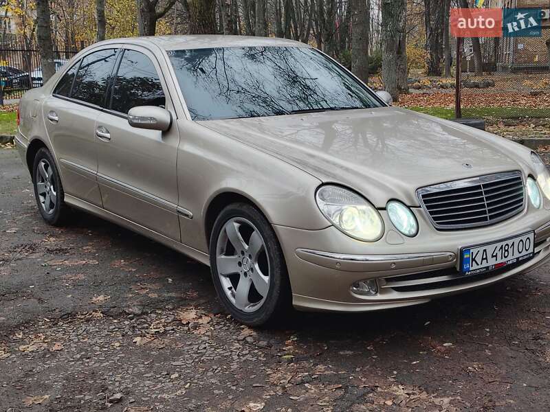 Седан Mercedes-Benz E-Class 2004 в Киеве