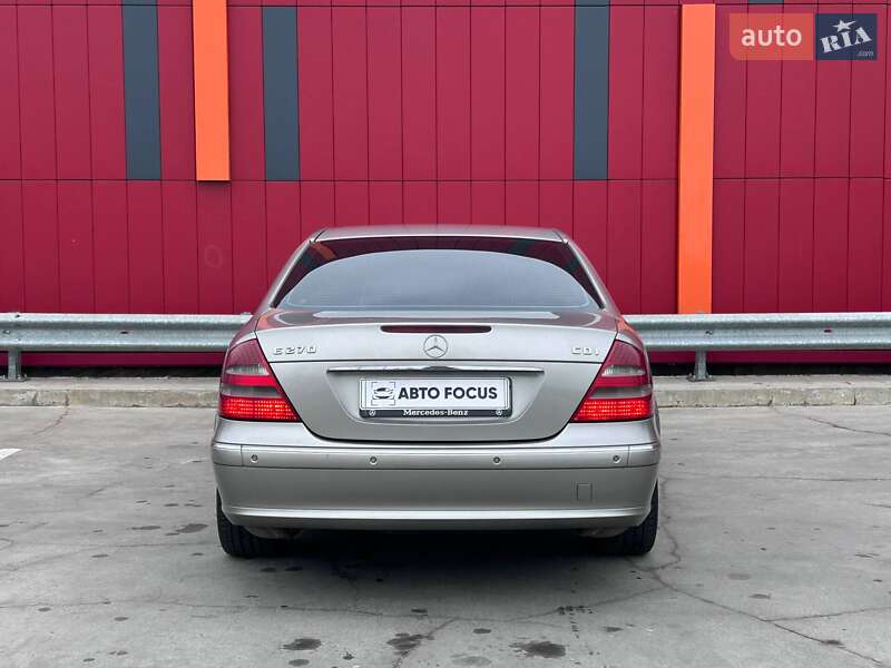 Седан Mercedes-Benz E-Class 2003 в Киеве