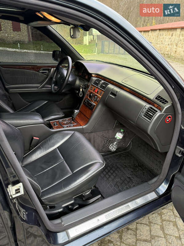 Седан Mercedes-Benz E-Class 2001 в Черновцах фото 15 Седан Mercedes-Benz E-Class 2001 в Черновцах