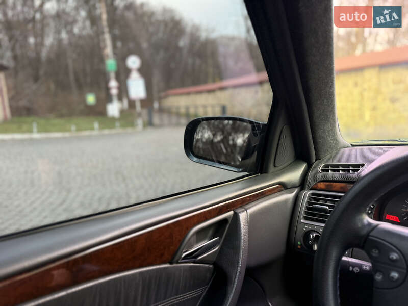 Седан Mercedes-Benz E-Class 2001 в Черновцах фото 28 Седан Mercedes-Benz E-Class 2001 в Черновцах