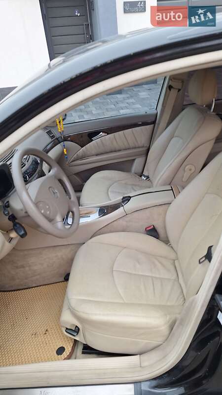 Седан Mercedes-Benz E-Class 2004 в Ивано-Франковске