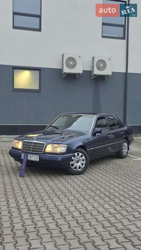 Mercedes-Benz E-Class 1995 Mercedes-Benz E-Class 1995