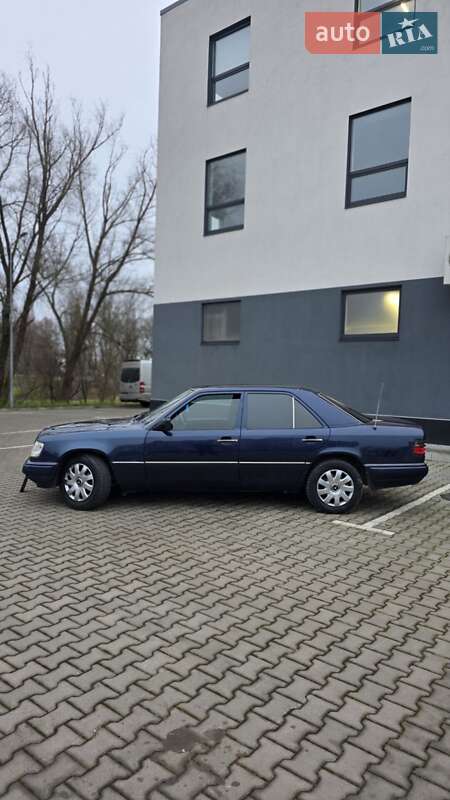 Седан Mercedes-Benz E-Class 1995 в Хмельницком
