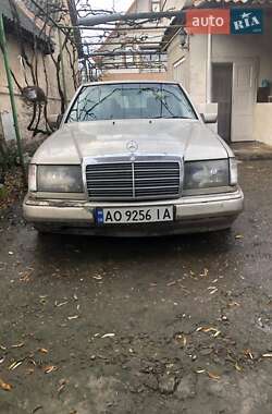 Седан Mercedes-Benz E-Class 1992 в Ужгороде