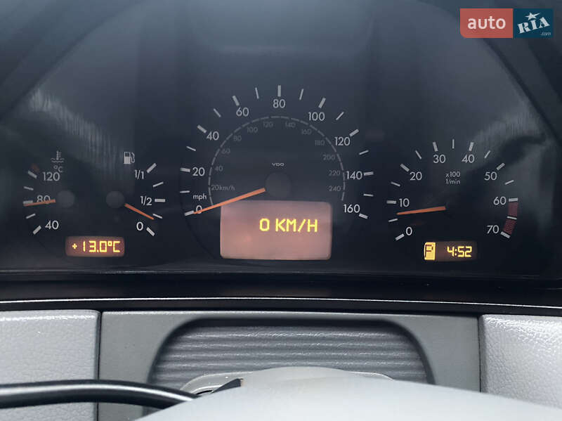 Седан Mercedes-Benz E-Class 2002 в Одесі