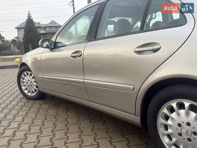 Седан Mercedes-Benz E-Class 2004 в Ивано-Франковске