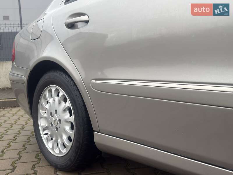 Седан Mercedes-Benz E-Class 2004 в Ивано-Франковске
