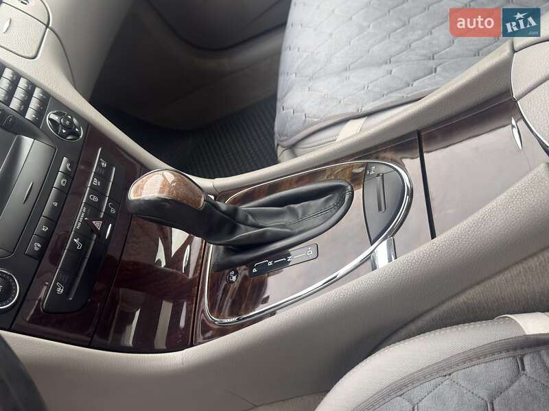 Седан Mercedes-Benz E-Class 2004 в Ивано-Франковске