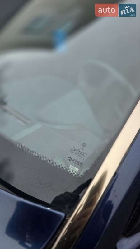 Седан Mercedes-Benz E-Class 1995 в Хмельницком