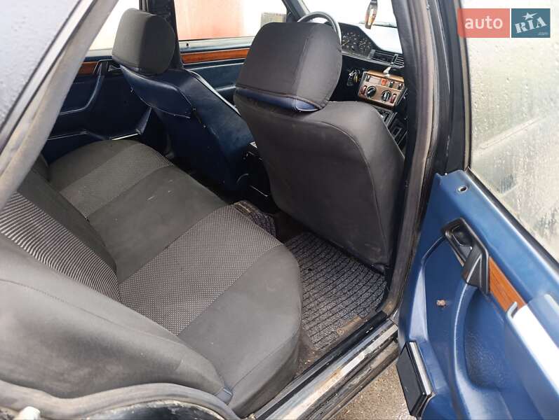 Седан Mercedes-Benz E-Class 1988 в Миронівці