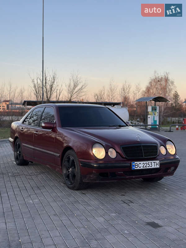 Седан Mercedes-Benz E-Class 2001 в Шептицькому