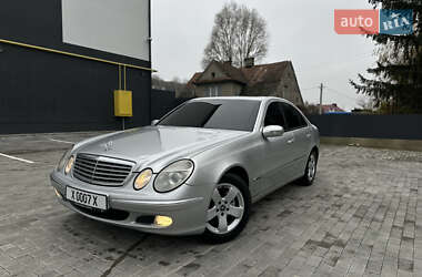 Седан Mercedes-Benz E-Class 2002 в Кременці