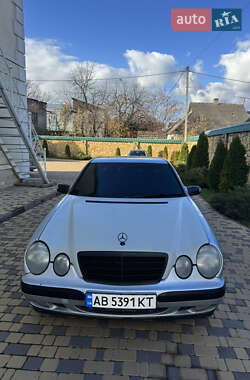 Седан Mercedes-Benz E-Class 2000 в Могилев-Подольске