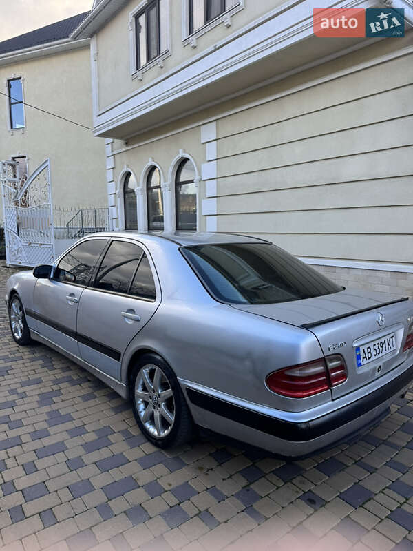 Седан Mercedes-Benz E-Class 2000 в Могилев-Подольске
