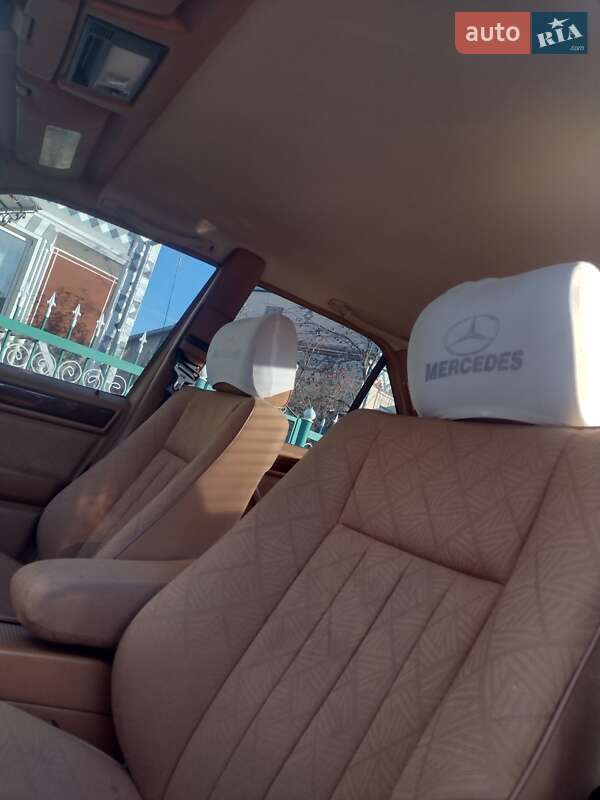 Седан Mercedes-Benz E-Class 1995 в Волочиську