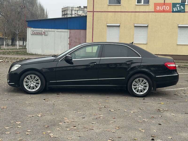 Седан Mercedes-Benz E-Class 2010 в Запоріжжі