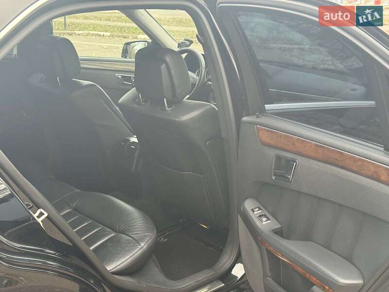 Седан Mercedes-Benz E-Class 2010 в Запоріжжі