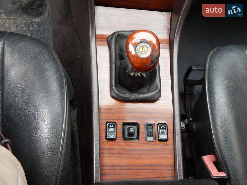 Седан Mercedes-Benz E-Class 1992 в Дрогобыче