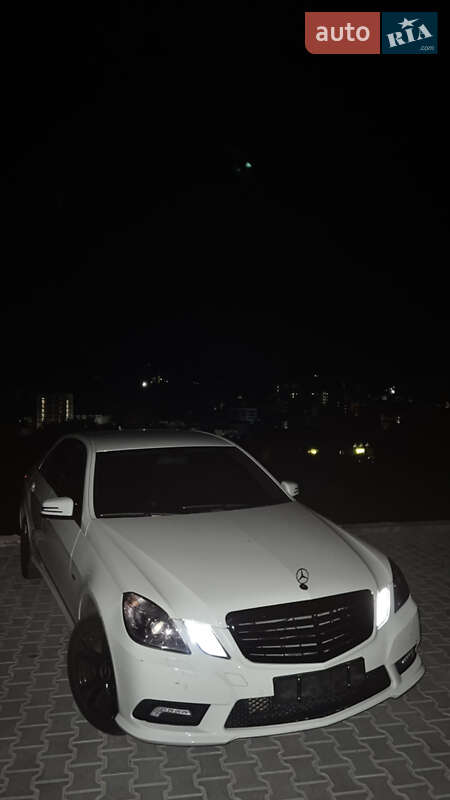 Седан Mercedes-Benz E-Class 2011 в Дрогобыче