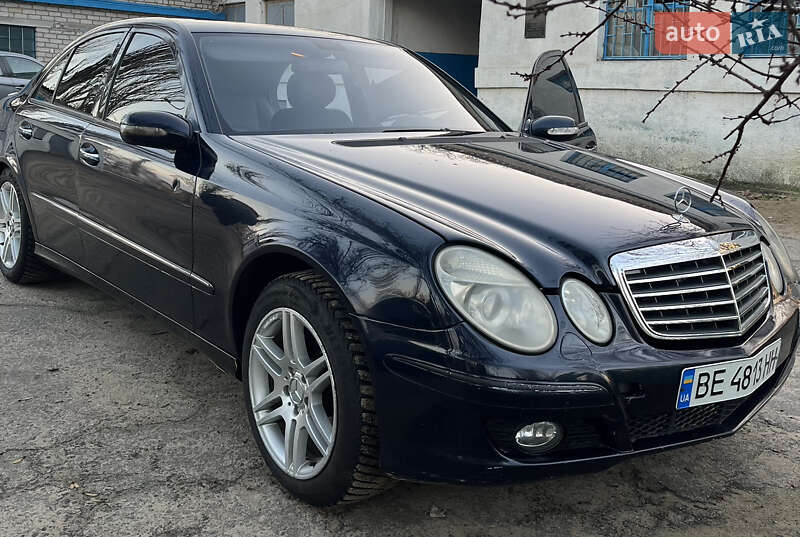 Седан Mercedes-Benz E-Class 2002 в Николаеве