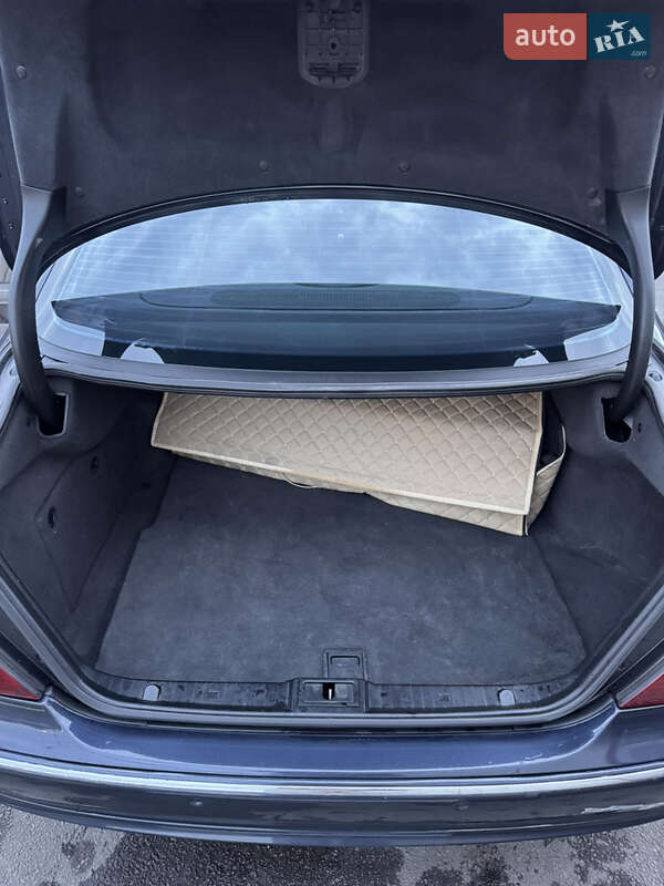 Седан Mercedes-Benz E-Class 2003 в Києві