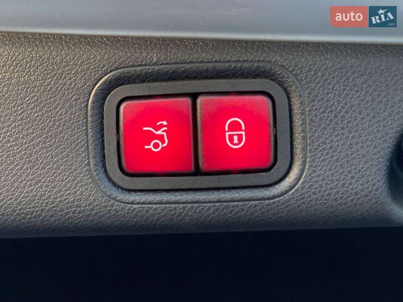 Седан Mercedes-Benz E-Class 2018 в Киеве фото 67 Седан Mercedes-Benz E-Class 2018 в Киеве