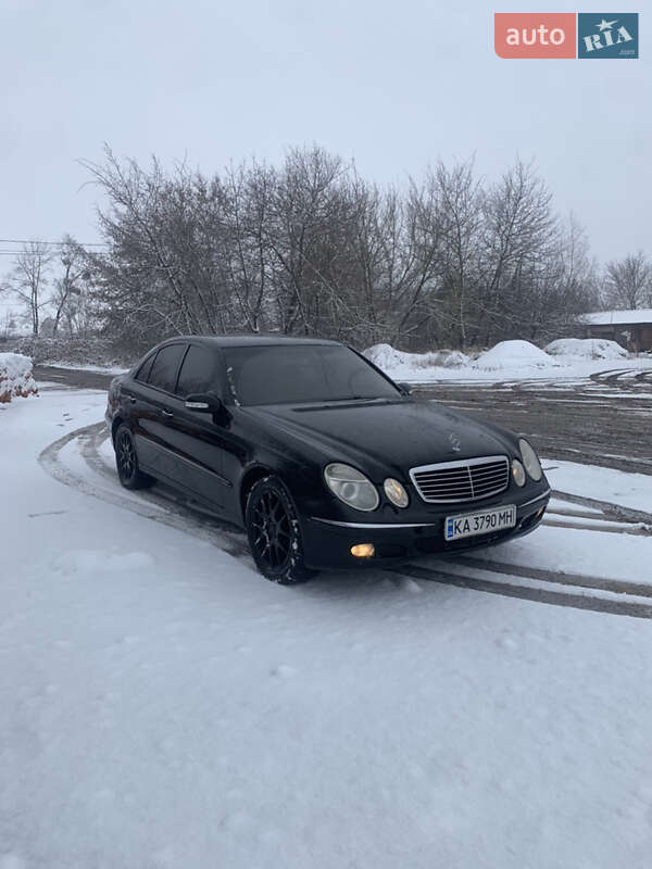 Седан Mercedes-Benz E-Class 2003 в Львові