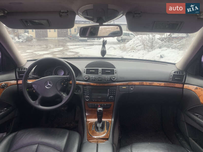 Седан Mercedes-Benz E-Class 2003 в Львові