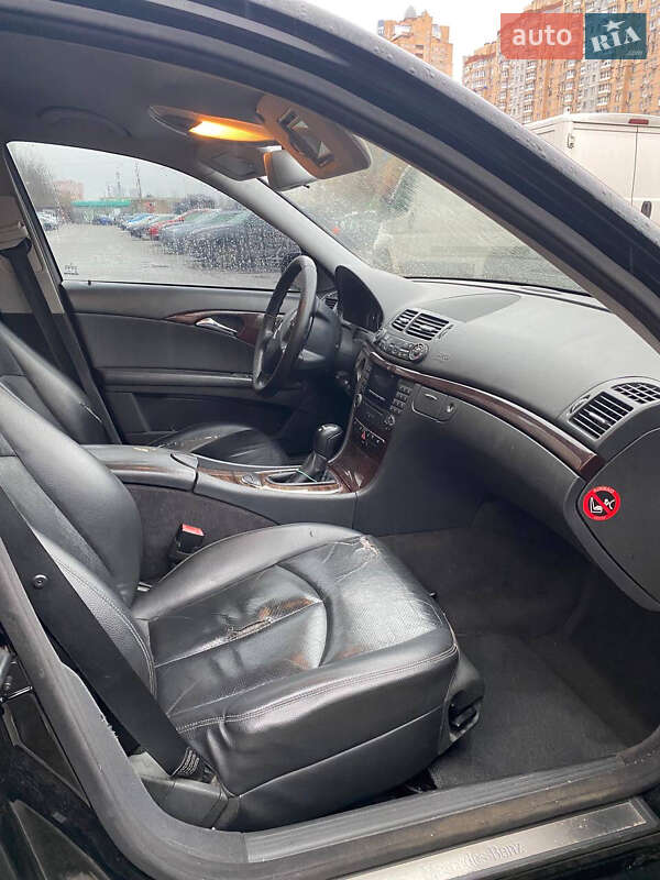 Седан Mercedes-Benz E-Class 2005 в Києві