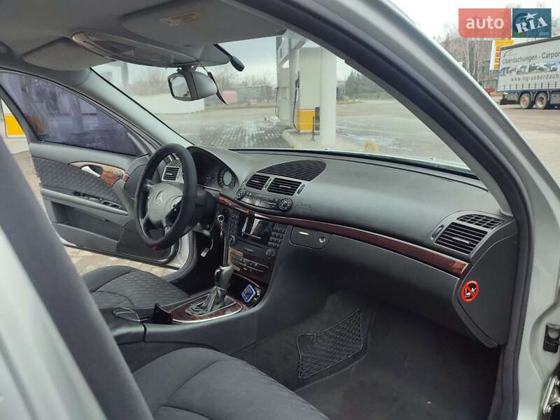 Седан Mercedes-Benz E-Class 2003 в Коломые