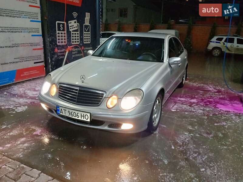 Седан Mercedes-Benz E-Class 2003 в Коломые