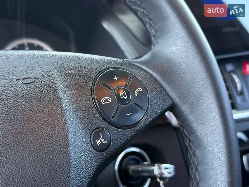 Седан Mercedes-Benz E-Class 2011 в Кривому Розі