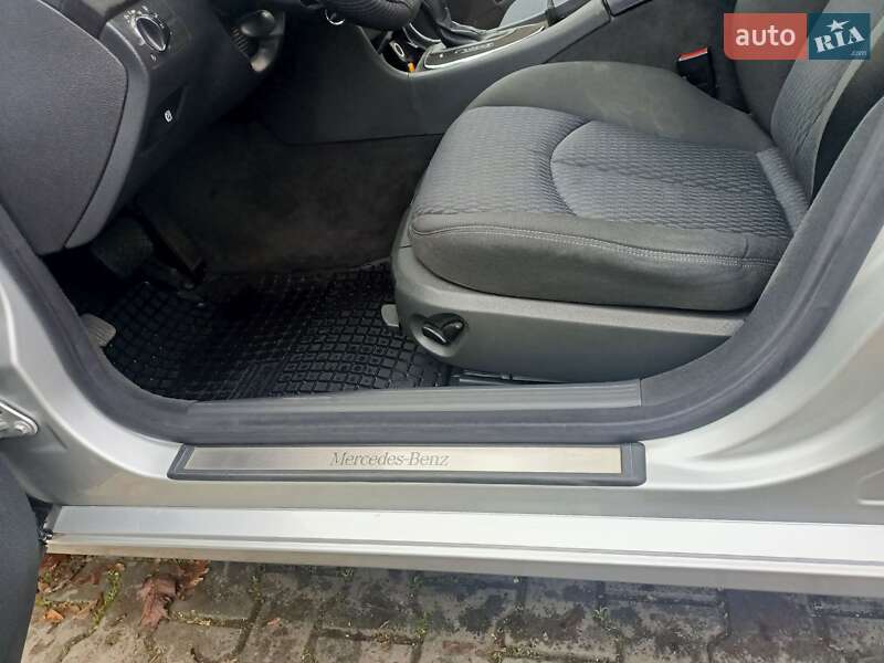 Седан Mercedes-Benz E-Class 2003 в Ивано-Франковске