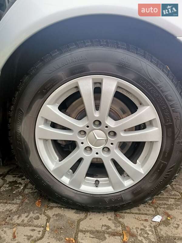 Седан Mercedes-Benz E-Class 2003 в Ивано-Франковске