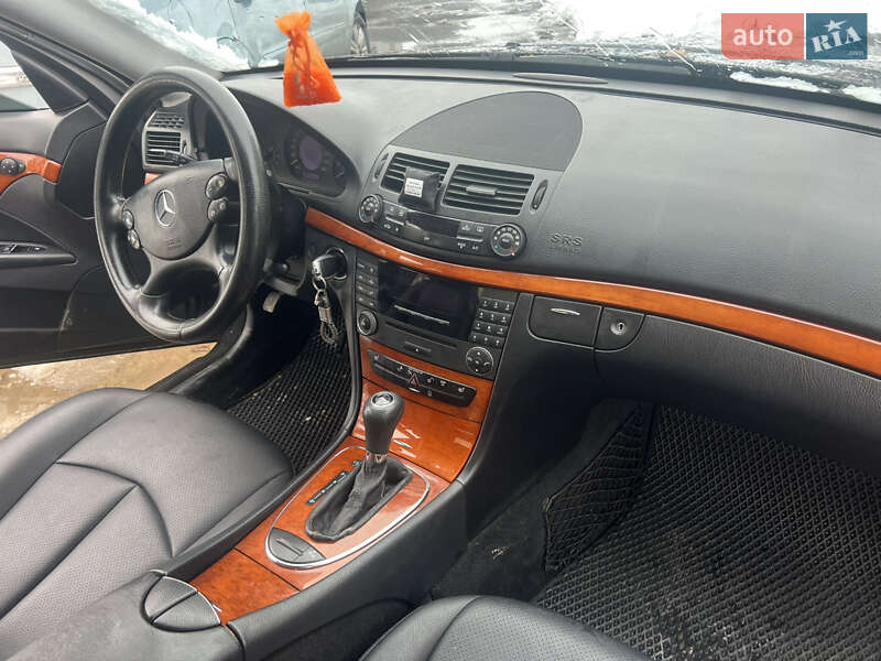 Седан Mercedes-Benz E-Class 2007 в Львове