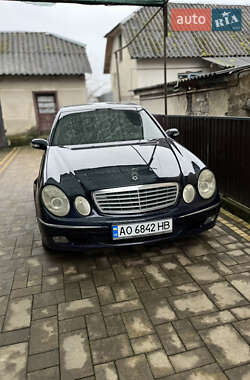 Седан Mercedes-Benz E-Class 2003 в Иршаве