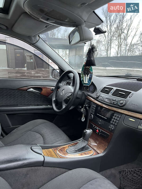 Седан Mercedes-Benz E-Class 2002 в Львові
