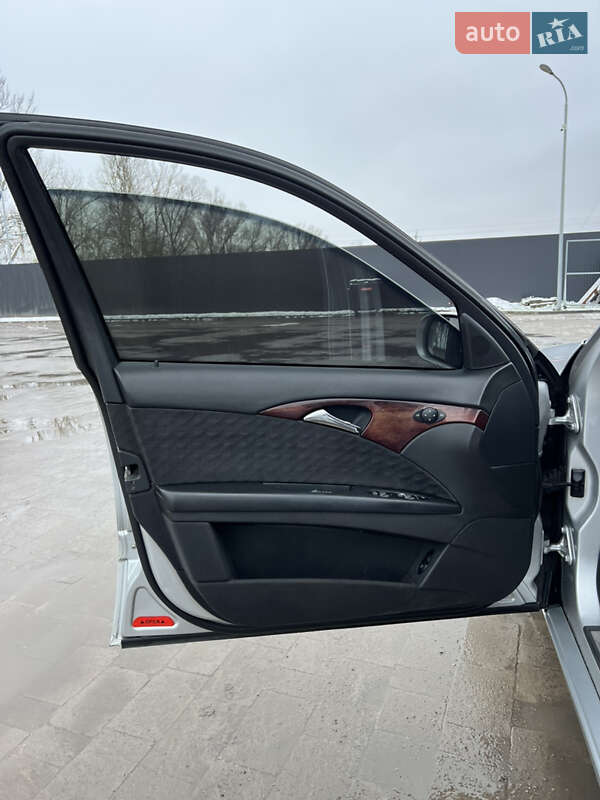 Седан Mercedes-Benz E-Class 2002 в Львові