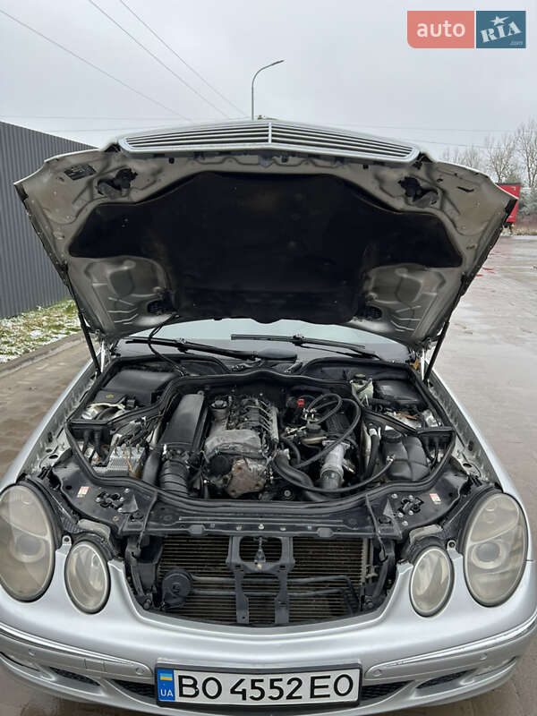 Седан Mercedes-Benz E-Class 2002 в Львові