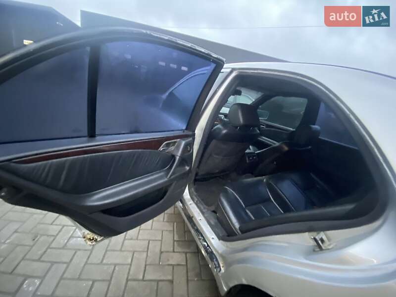 Седан Mercedes-Benz E-Class 1997 в Перечині