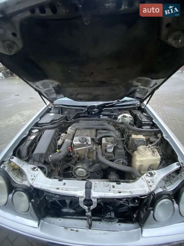 Седан Mercedes-Benz E-Class 1997 в Перечині