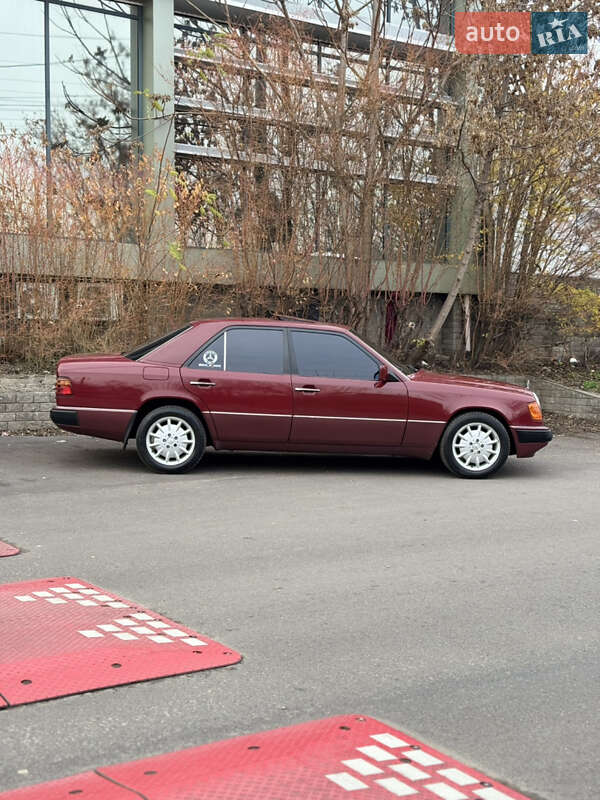 Седан Mercedes-Benz E-Class 1993 в Днепре фото 2 Седан Mercedes-Benz E-Class 1993 в Днепре
