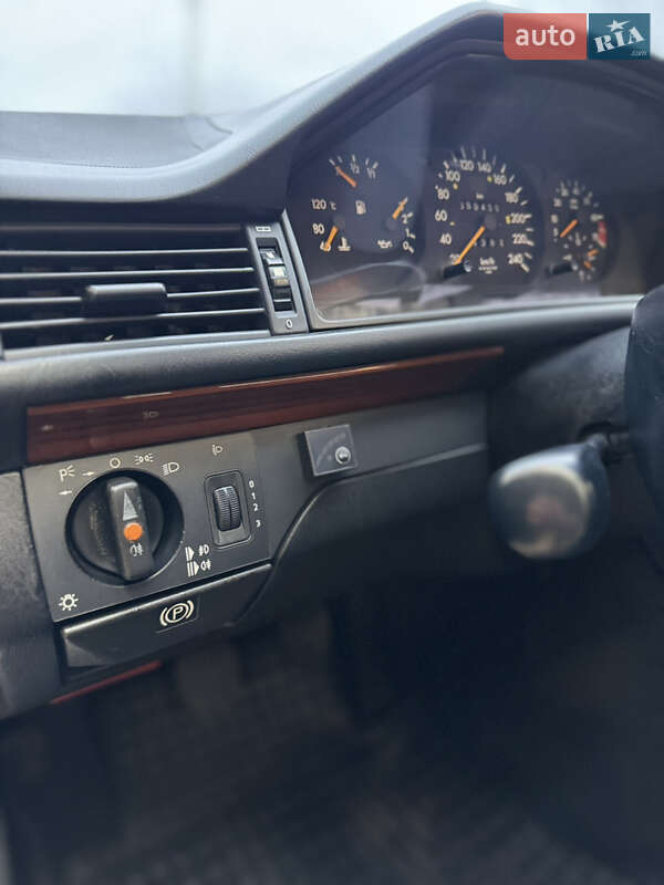Седан Mercedes-Benz E-Class 1993 в Днепре фото 15 Седан Mercedes-Benz E-Class 1993 в Днепре