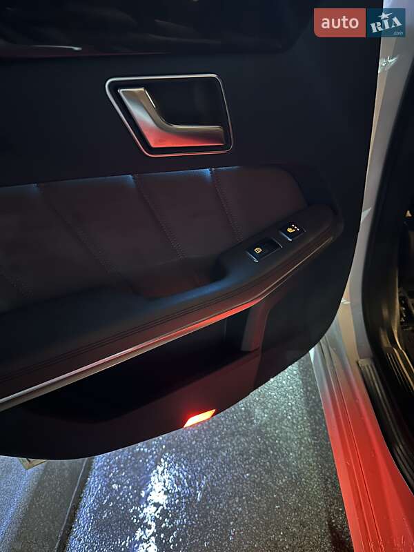 Седан Mercedes-Benz E-Class 2013 в Киеве