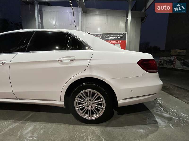 Седан Mercedes-Benz E-Class 2013 в Киеве
