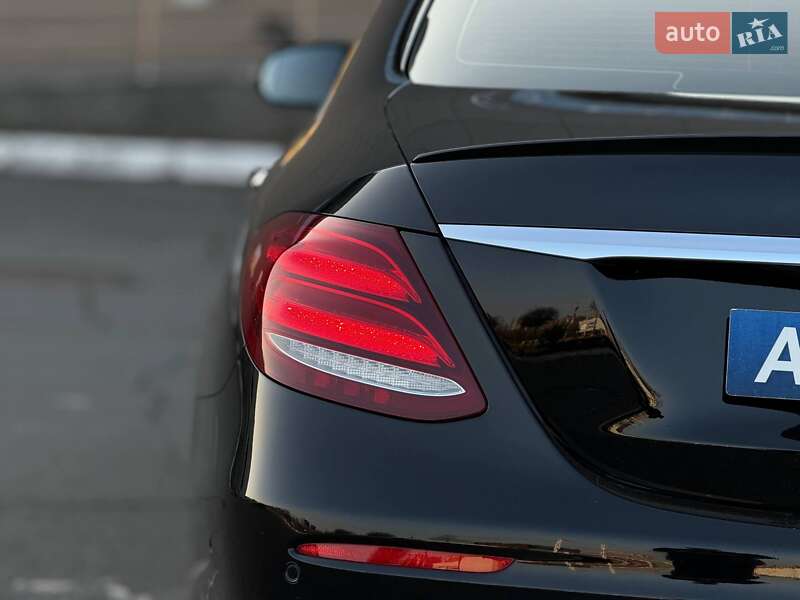 Седан Mercedes-Benz E-Class 2018 в Кривом Роге
