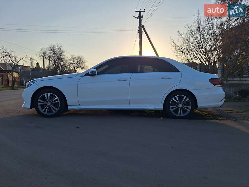 Седан Mercedes-Benz E-Class 2013 в Николаеве