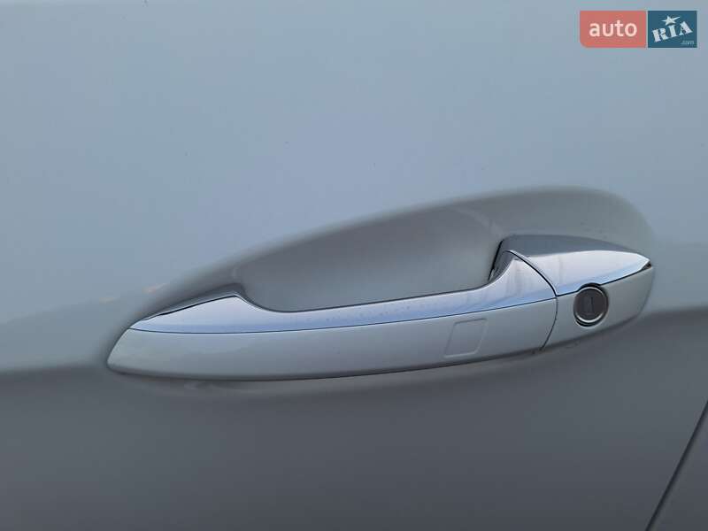 Седан Mercedes-Benz E-Class 2013 в Николаеве